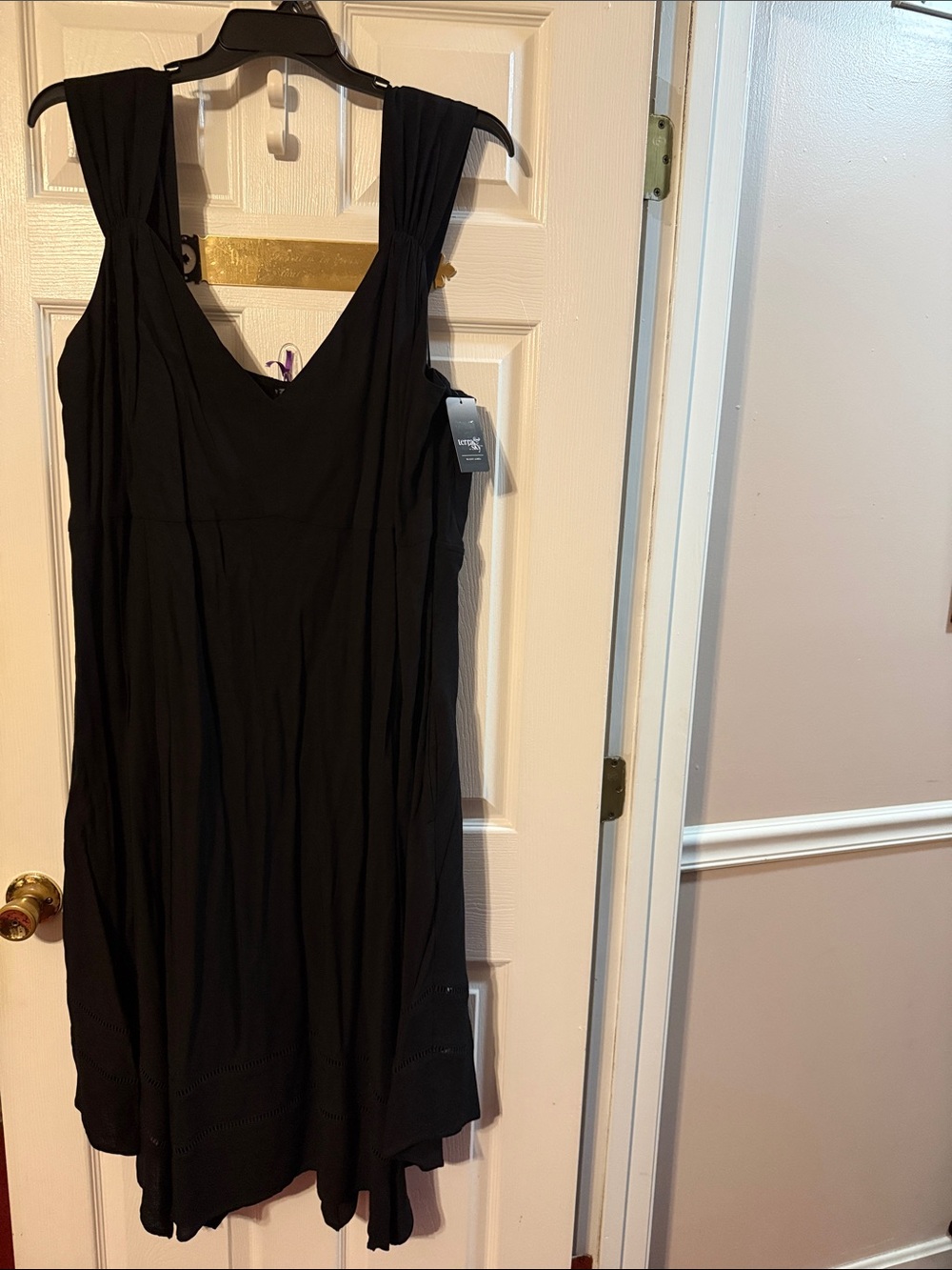 Terra and Sky women’s plus Black Label Handkerchief Hem Midi Dress; size: 4X
